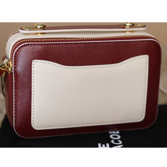 Marc Jacobs The Sure Shot Bag – Chic, Compact, and Versatile! - Picture 6 of 11